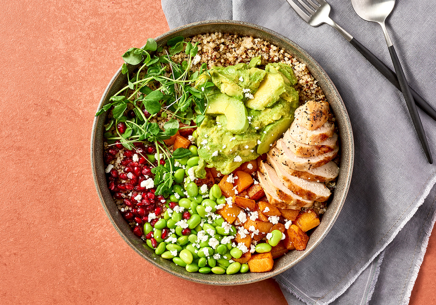 Superfood Avo-Quinoa Bowl